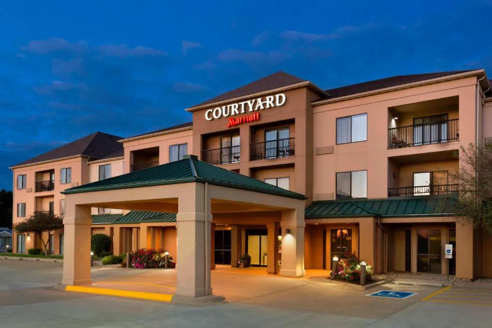 Courtyard Bloomington Normal hotel hero