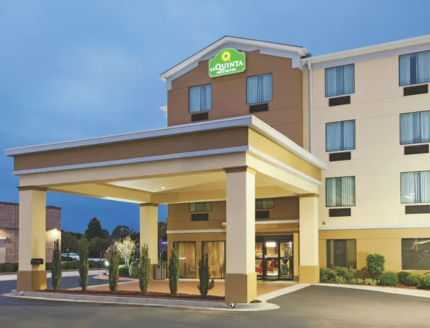 La Quinta Inn & Suites by Wyndham Warner Robins - Robins AFB hotel detail image 1