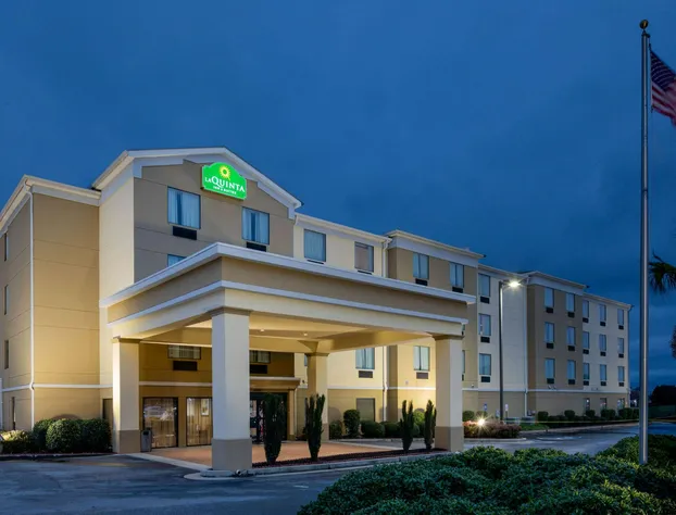 La Quinta Inn & Suites by Wyndham Warner Robins - Robins AFB hotel detail image 4