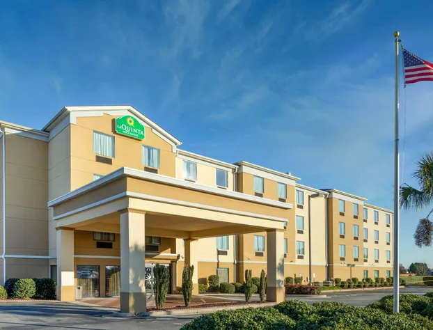 La Quinta Inn & Suites by Wyndham Warner Robins - Robins AFB hotel detail image 2