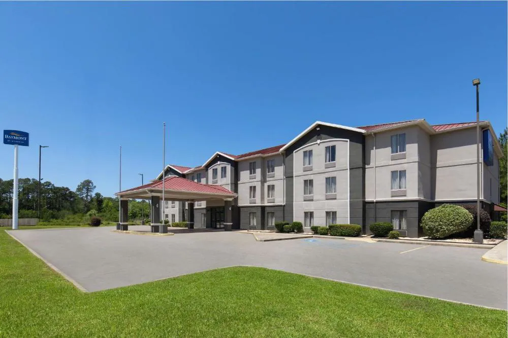 Baymont by Wyndham Moss Point hotel hero
