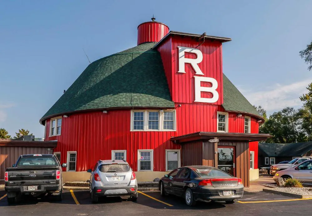 The Round Barn Lodge hotel hero