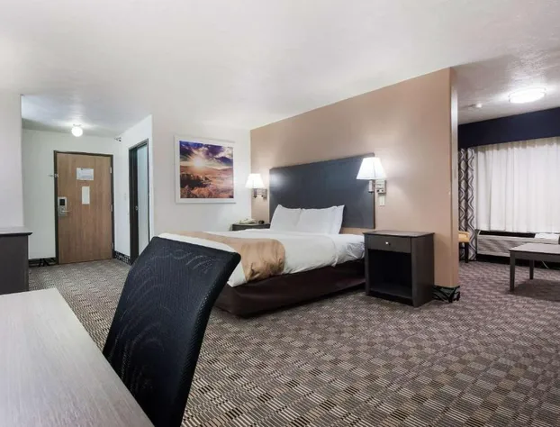 Quality Inn & Suites hotel detail image 3