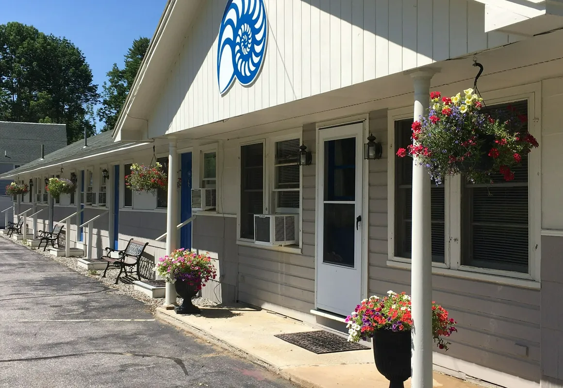 Highland Lake Resort hotel hero