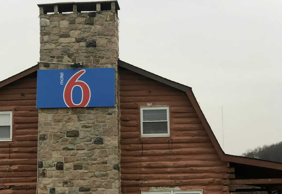 Motel 6 Shartlesville, PA hotel hero