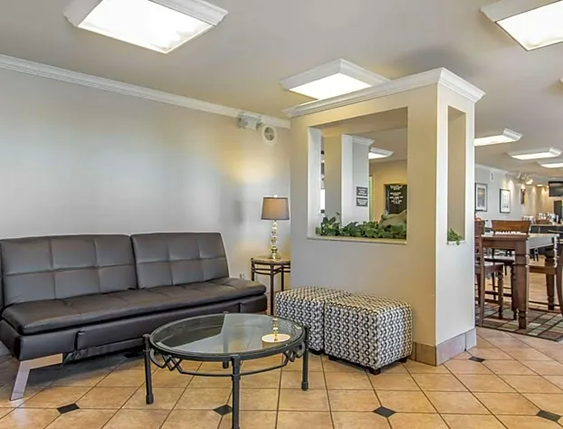 Econo Lodge Inn & Suites Joplin hotel detail image 1