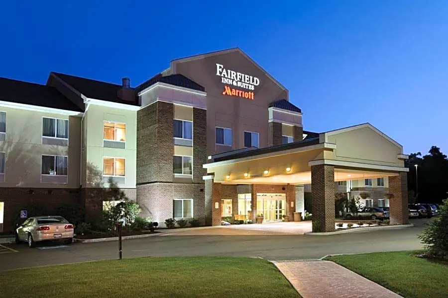 Fairfield Inn & Suites by Marriott Weirton hotel hero