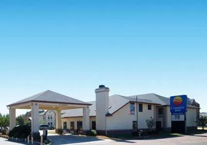 Columbia Inn & Suites hotel hero