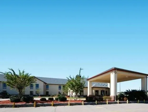 Columbia Inn & Suites hotel detail image 1