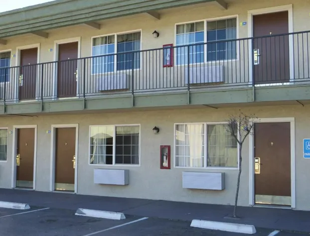 American Inn hotel detail image 4