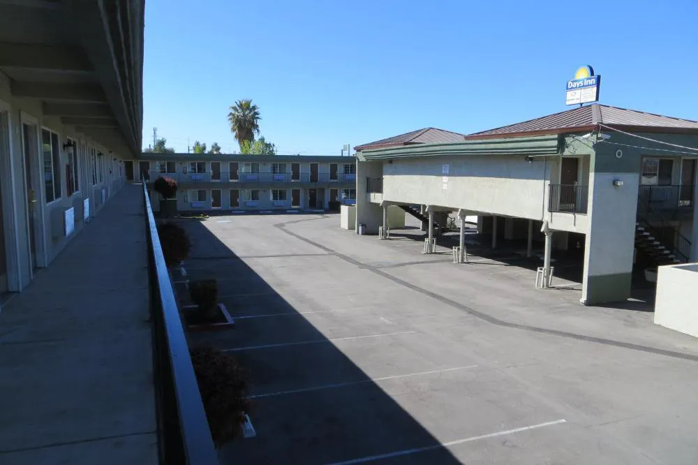 American Inn hotel hero