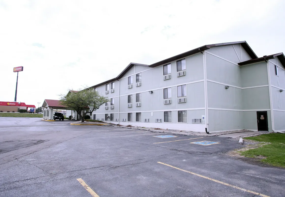 The Inn & Suites SW Omaha hotel hero