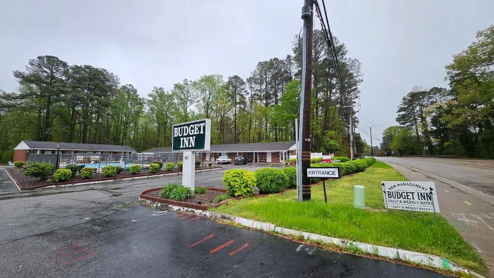 Budget Inn hotel hero