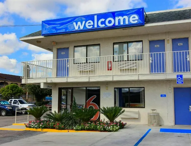 Motel 6 Kingsville, TX hotel detail image 4