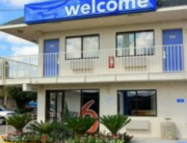 Motel 6 Kingsville, TX hotel detail image 1