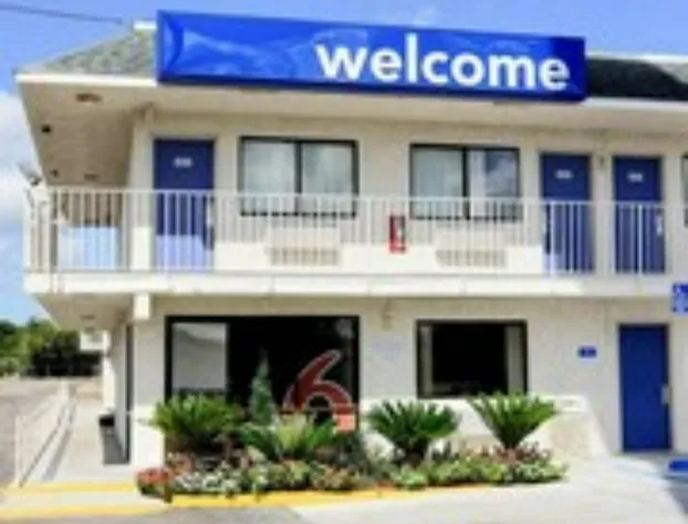 Motel 6 Kingsville, TX hotel detail image 2