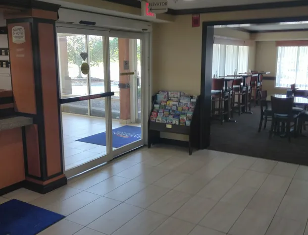 Baymont by Wyndham Madison Heights Detroit Area hotel detail image 1