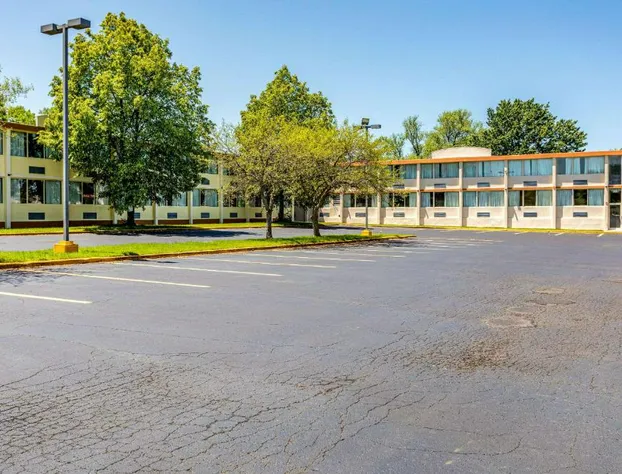 Suburban Studios Fredonia, NY hotel detail image 4