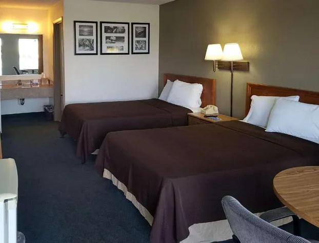 Travelers Inn & Suites hotel detail image 4