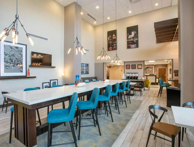 Hampton Inn & Suites Cincinnati / Kenwood hotel detail image 1