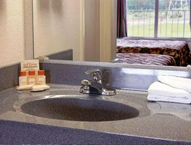 Rodeway Inn Concord - Kannapolis hotel detail image 4