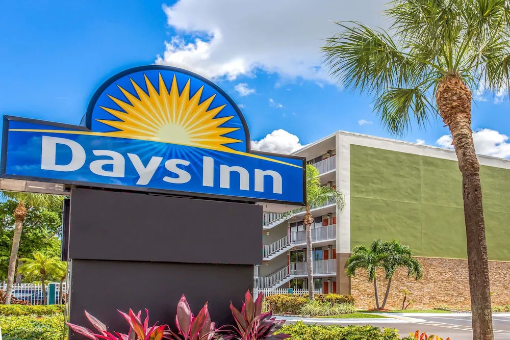 Days Inn by Wyndham Fort Lauderdale Airport Cruise Port hotel hero