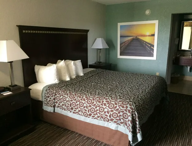 Days Inn by Wyndham Fort Lauderdale Airport Cruise Port hotel detail image 4