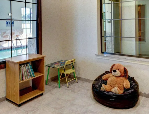 Quality Inn & Suites Glen Rose hotel detail image 3