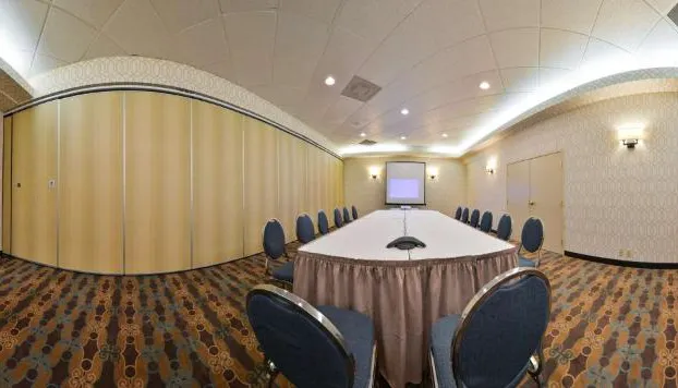 Hampton Inn & Suites By Hilton Calgary- University Northwest hotel detail image 3