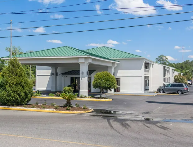 Motel 6 Waycross GA hotel detail image 1