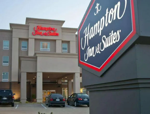 Hampton Inn & Suites Denison hotel detail image 3