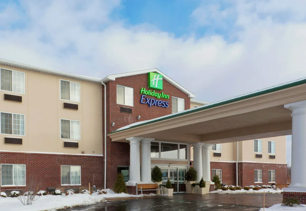 Holiday Inn Express Hotel & Suites Ashtabula-Geneva by IHG hotel hero