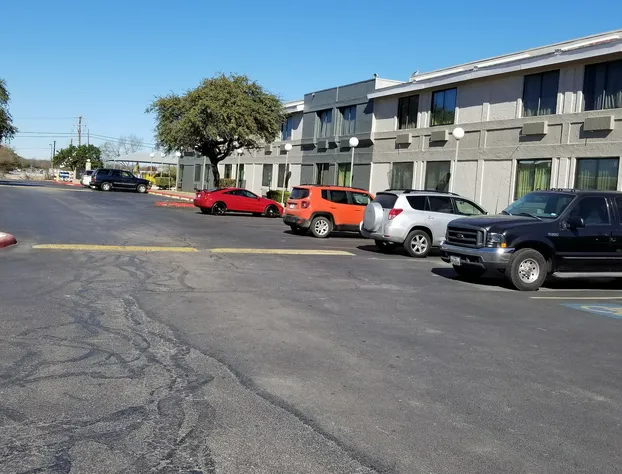 Travelodge by Wyndham San Antonio Downtown Northeast hotel detail image 1