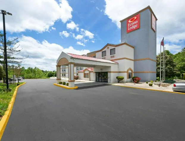 Econo Lodge London North hotel detail image 2