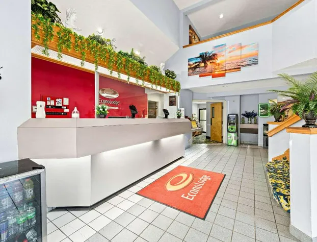 Econo Lodge London North hotel detail image 4