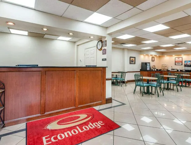 Econo Lodge Louisville Downtown hotel detail image 3