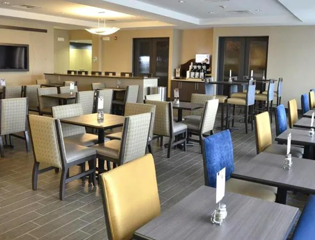 Holiday Inn Express Hotel & Suites Goldsboro - Base Area by IHG hotel detail image 3