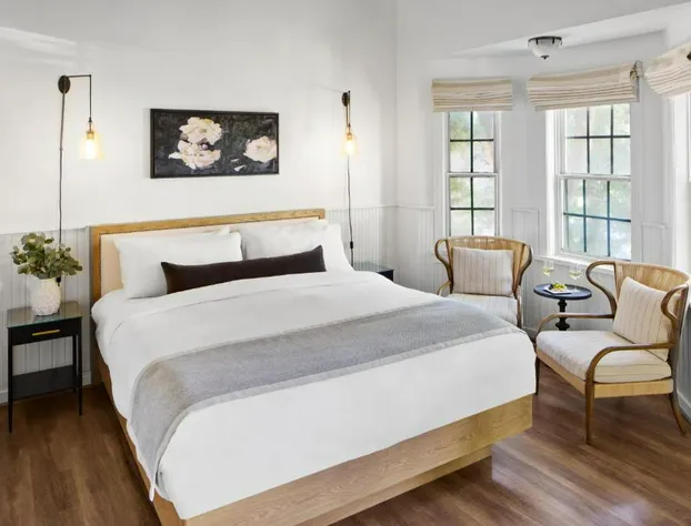 Maison Fleurie, A Four Sisters Inn hotel detail image 4