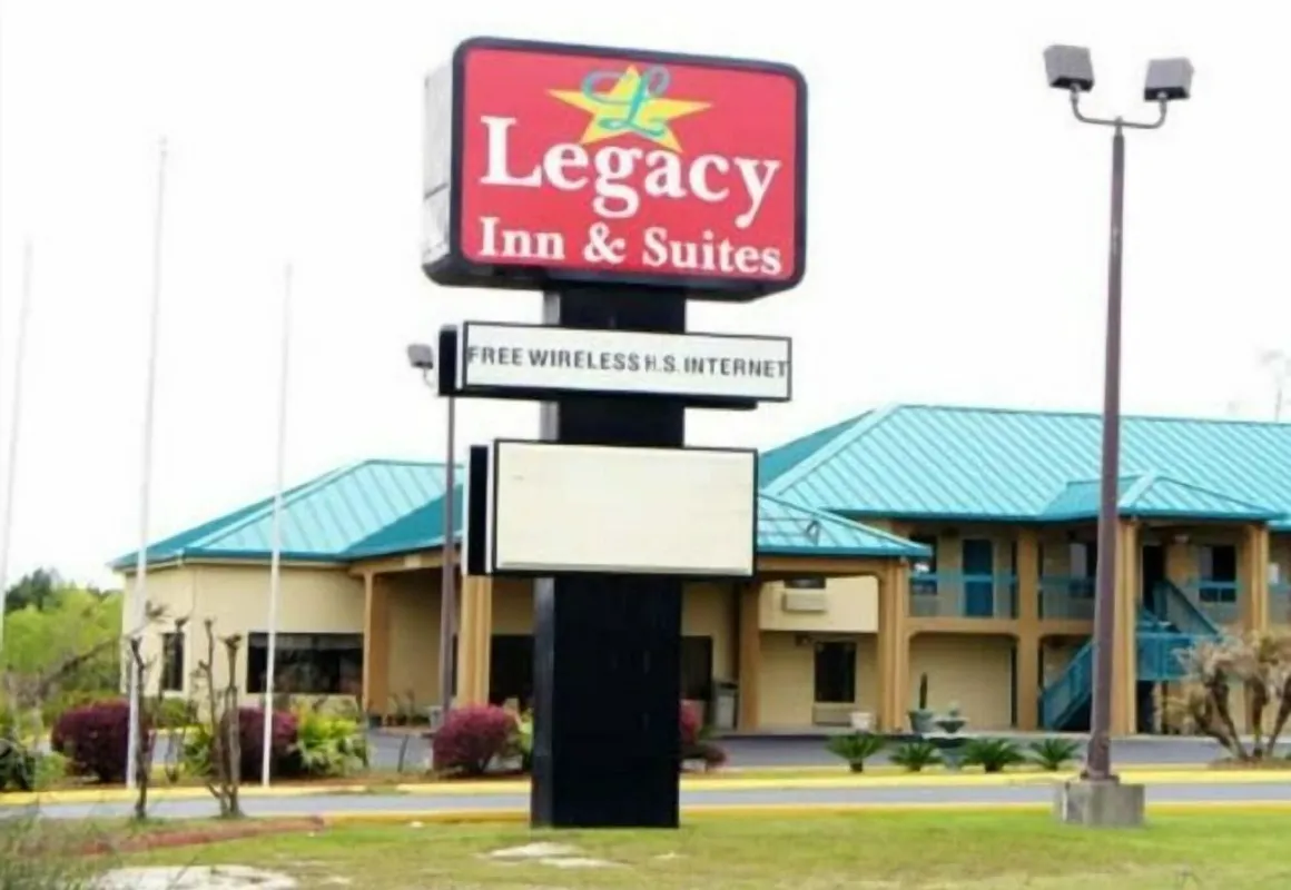 Legacy Inn & Suites hotel hero