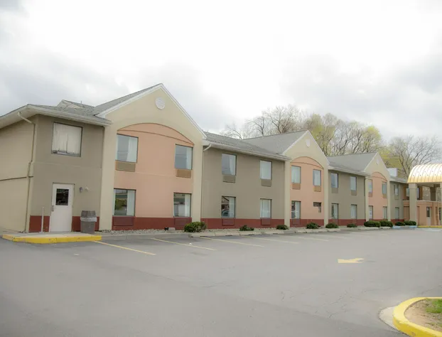 Howard Johnson Hotel & Suites by Wyndham Allentown/Dorney hotel detail image 2