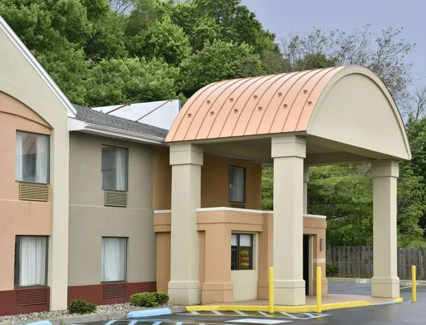 Howard Johnson Hotel & Suites by Wyndham Allentown/Dorney hotel detail image 3