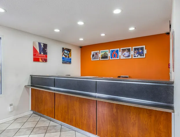 Motel 6 Mount Vernon, IL hotel detail image 2