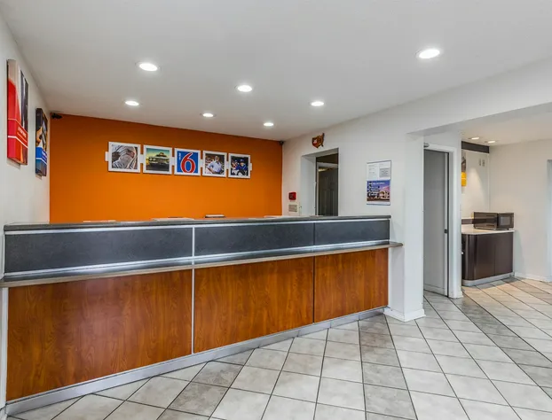 Motel 6 Mount Vernon, IL hotel detail image 3