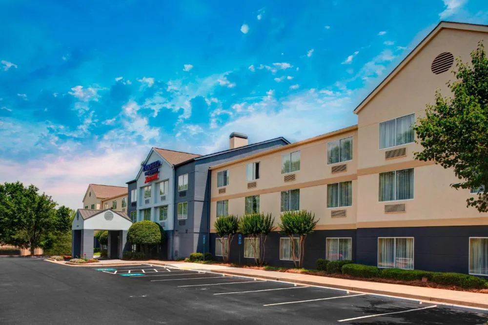 Fairfield Inn & Suites by Marriott Atlanta Alpharetta hotel hero