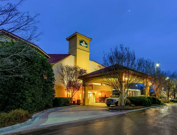 La Quinta Inn & Suites by Wyndham Raleigh Durham Intl AP hotel detail image 3