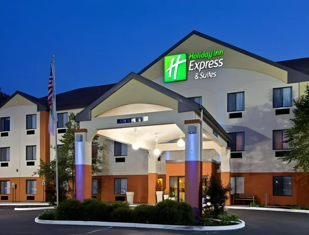 Holiday Inn Express Hotel and Suites Muncie hotel detail image 1