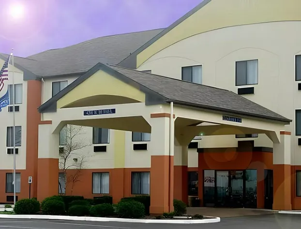 Holiday Inn Express Hotel and Suites Muncie hotel detail image 3