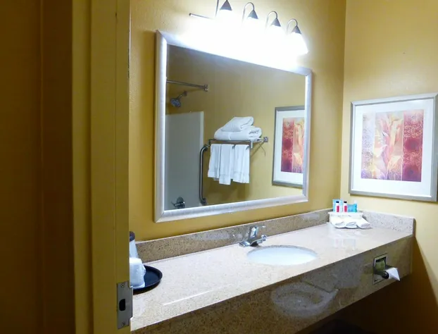 Spark by Hilton Calhoun hotel detail image 4