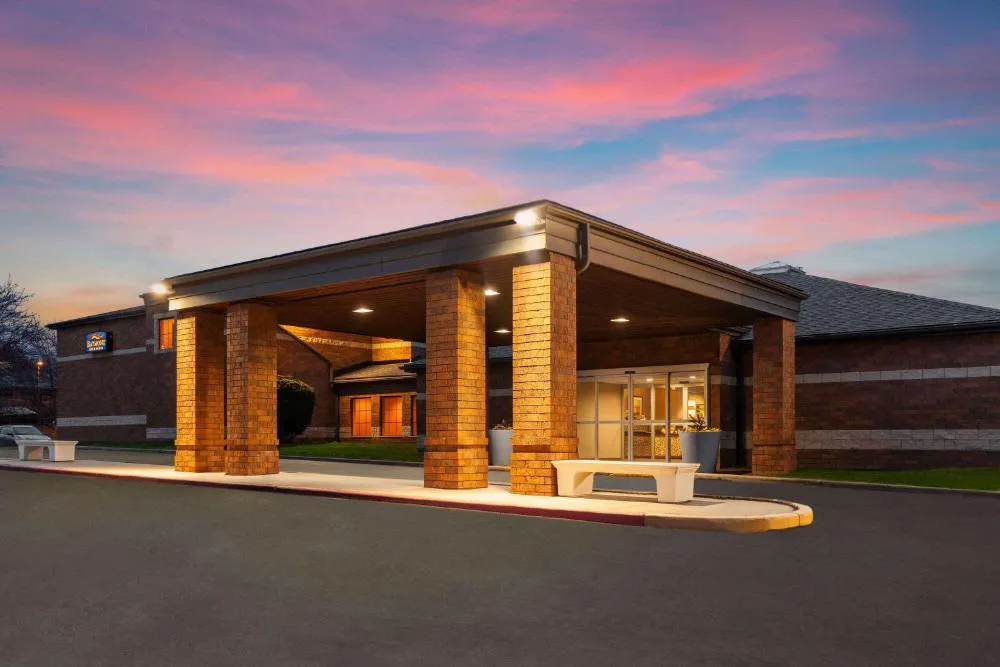 Baymont by Wyndham Copley Akron hotel hero