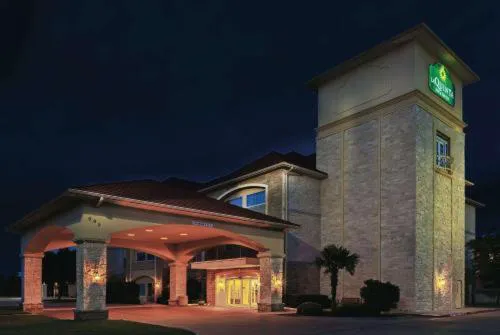 La Quinta Inn & Suites by Wyndham Granbury hotel detail image 1